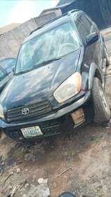 A picture of 2003 Toyota Rav4