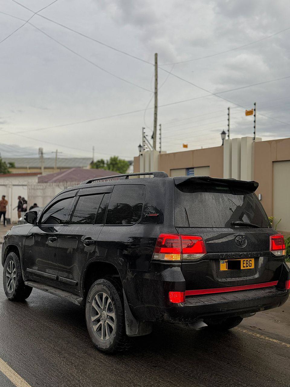 A picture of LAND CRUISER 200 series 0684528146 au 0764030794