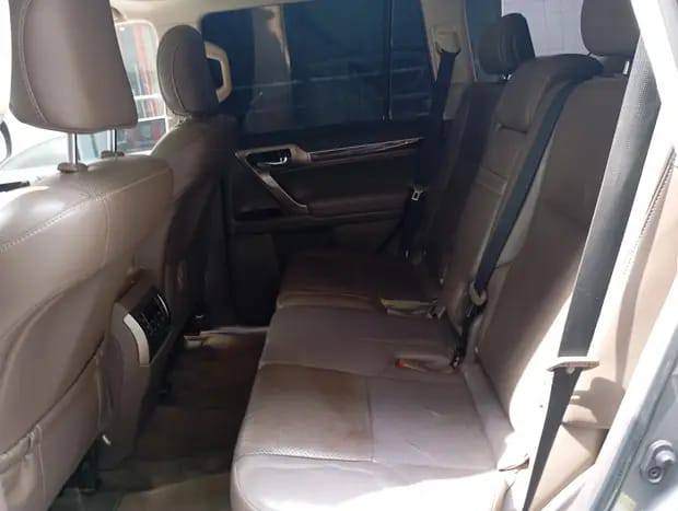 A picture of 2013 Gx460 first user Pure first body Customs fully paid