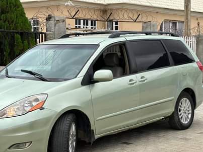 A picture of Car