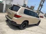 A picture of Toyota Highlander upgraded to 012 09033738897