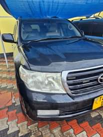 A picture of Toyota Land Cruiser V8 Auto Diesel Inauzwa Bei 85M Call