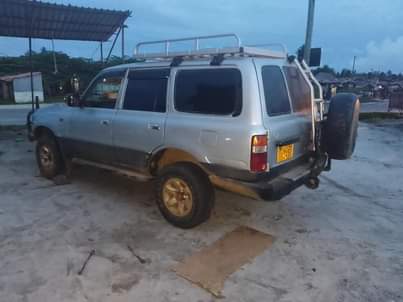 A picture of Dalali asie kuana makeke wala tamaa ongea na tajiri laki
