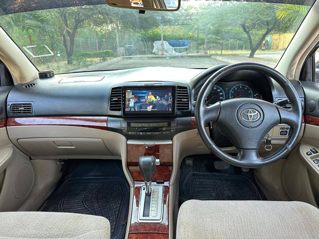 A picture of TOYOTA PRIMIO X Bei 17.5