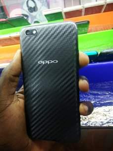 A picture of Oppo 77 32GB 4g network