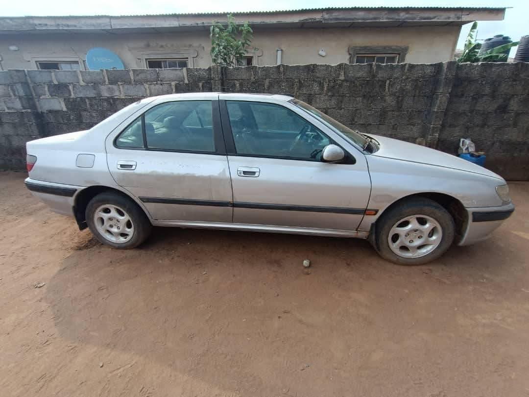 A picture of Peugeot 406