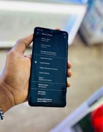 A picture of AQUOS SHARP R5G