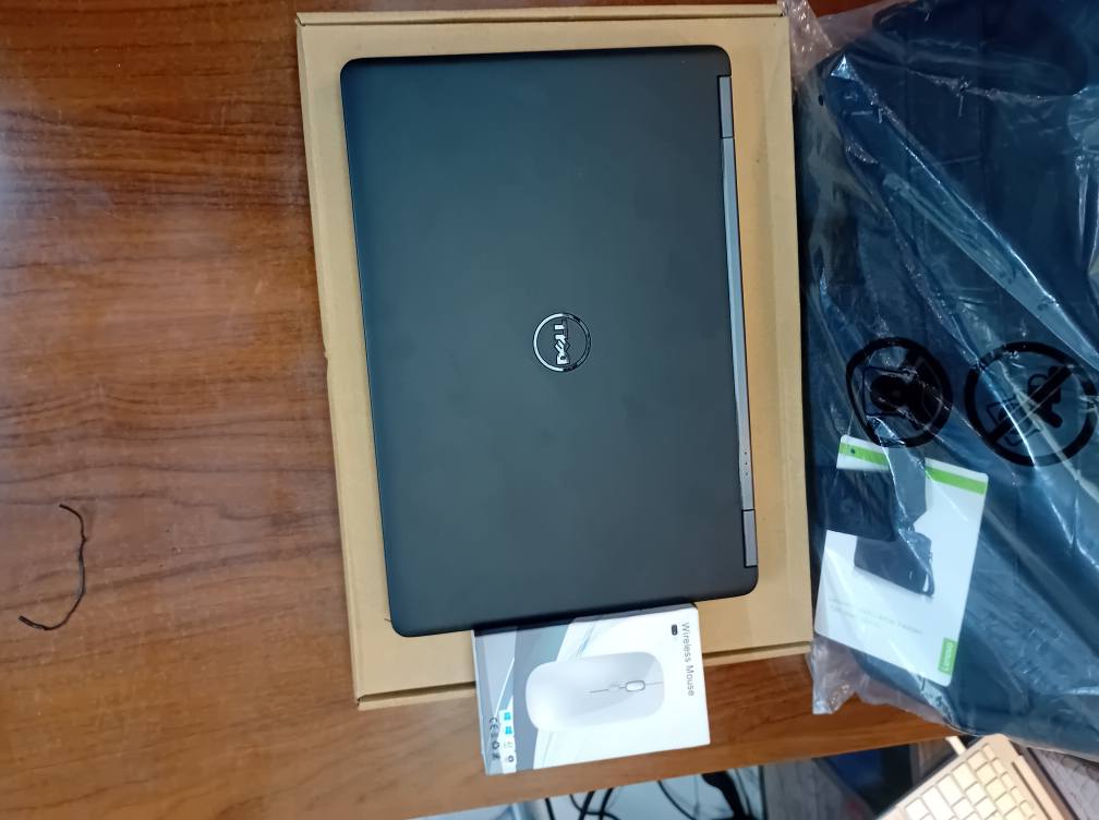 A picture of Dell latitude 7250 core i5 5th Processor 2.50ghz Ssd256gb ram8gb
