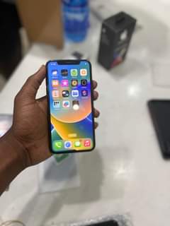 A picture of IPhone X 64GB