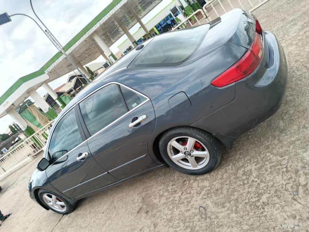 A picture of Honda Accord E O D