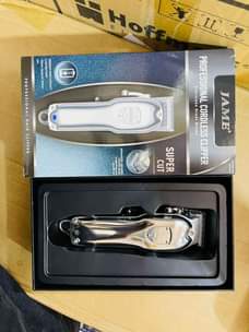 A picture of Professional cordless rechargeable hair clippers