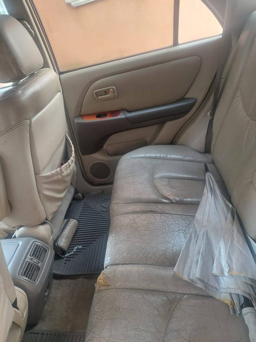 A picture of LEXUS RX300 02 08069557848