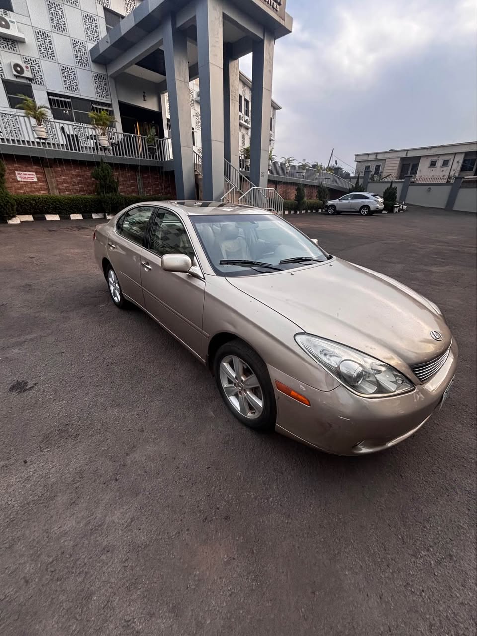 A picture of Lexus ES330 2005