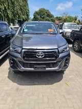 A picture of 2018 toyota hilux double cabin