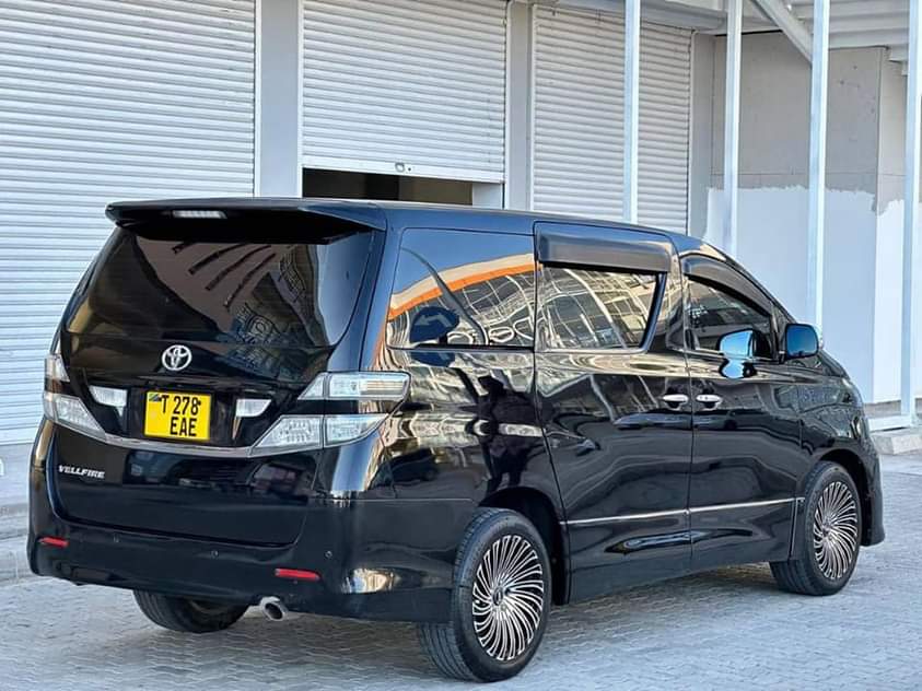 A picture of MAWASILIANO 0764454752 PRICE BEI 22 8MILION CHAP TOYOTA VERLFIRE YEAR