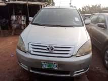 A picture of Avessis verso manual and Toyota picnic manual and Corolla verso
