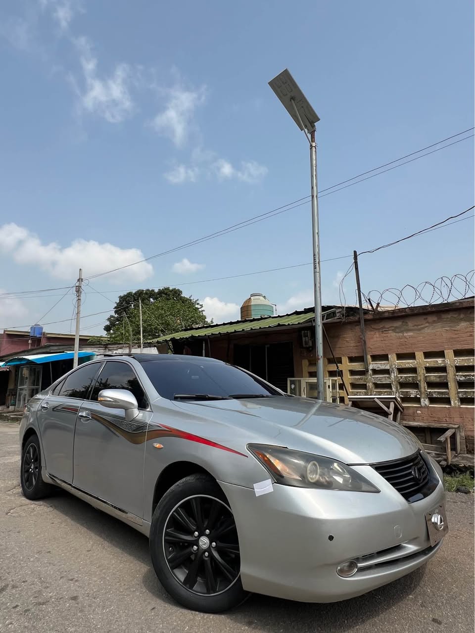 A picture of 2009 es350 fullest option with pano and park assist