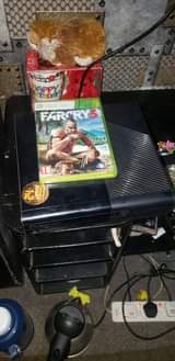 A picture of Xbox 360 for sell.0751819335