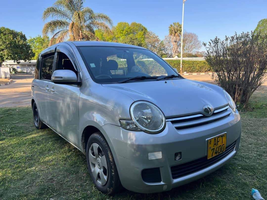 used toyota sienta