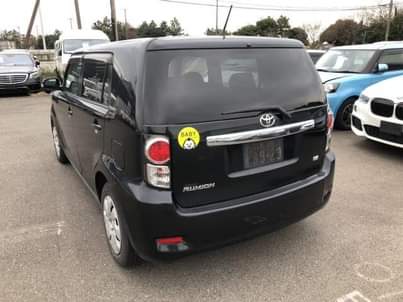 A picture of 2010 Toyota Rumion