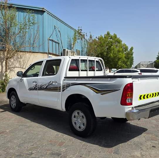 A picture of Toyota Hilux pic up 2009 gcc diesel watsapp 44wheel 0551513562