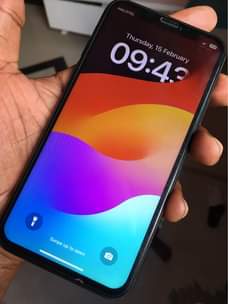 A picture of Xs Gb 512 Bh 100 Face id Price 460000 Cal