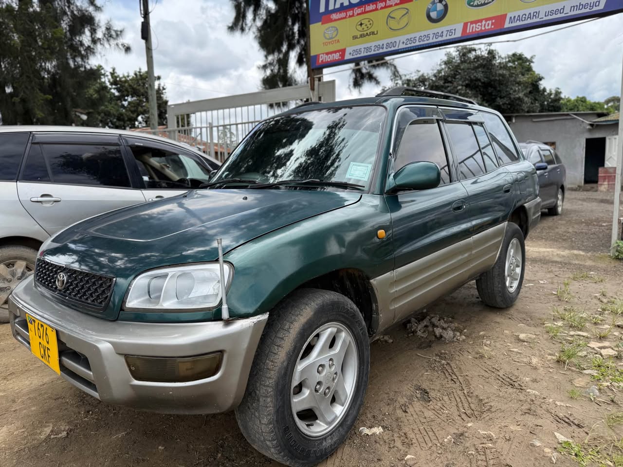 A picture of Rav4 Old model Bei 8 8ML 0625764751 ipo MBEYA