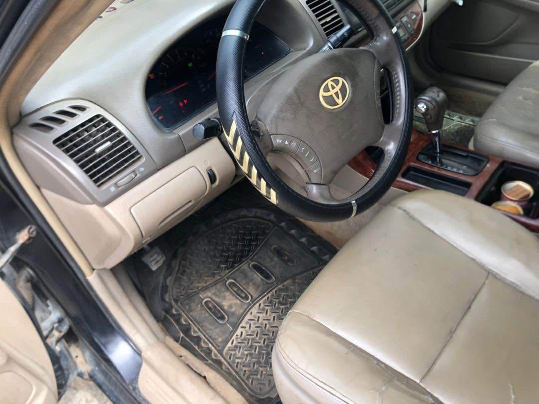 A picture of Toyota Camry 06