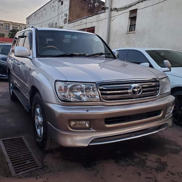 A picture of V8 2004 65M