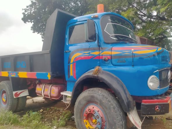 A picture of 911 tipper Neatly used buy and drive nothing to fix