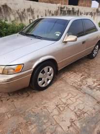 A picture of 100 Tokunbo standard Toyota camry 2000model
