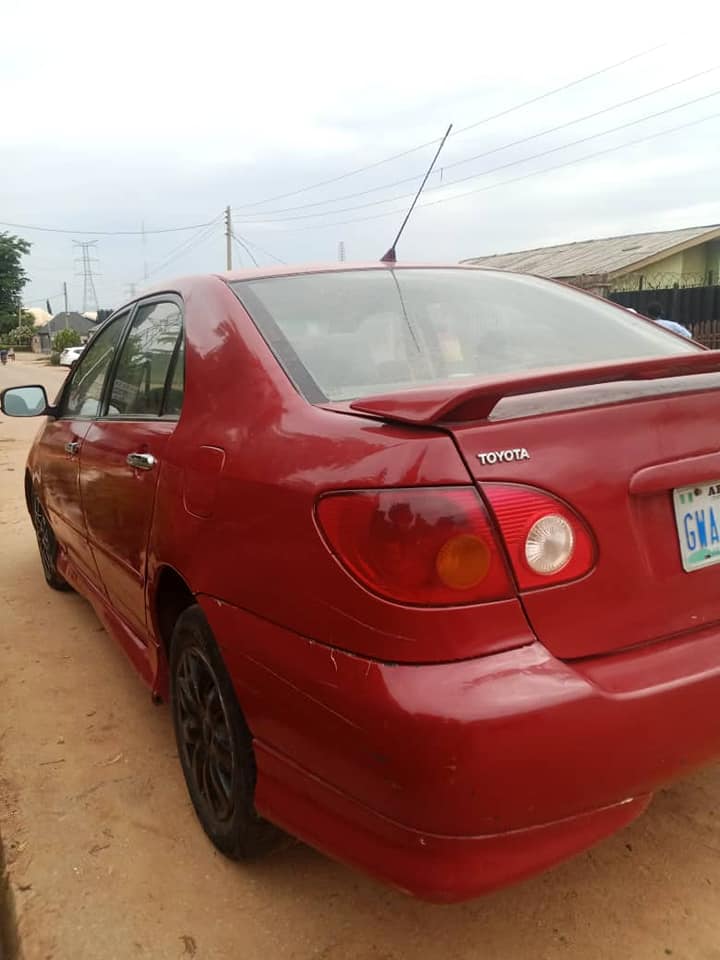 A picture of Distress Toyota Corolla 04