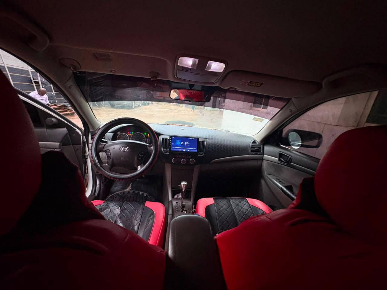 A picture of Hyundai Sonata 2009 model Automatic Android screen