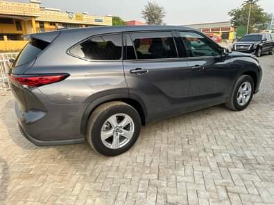 A picture of 2022 Toyota Highlander foreign 39M Abuja deal 08132662602