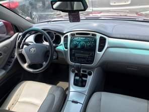 A picture of URGENT BUYERS 09137495414 CLEAN High lander Year 2006 Model Foreign