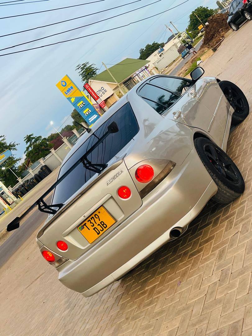 A picture of TOYOTA ALTEZA 0685044002