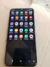 A picture of Nauza simu Samsung Galaxy A50 GB 128 kipengele maiki mbovu