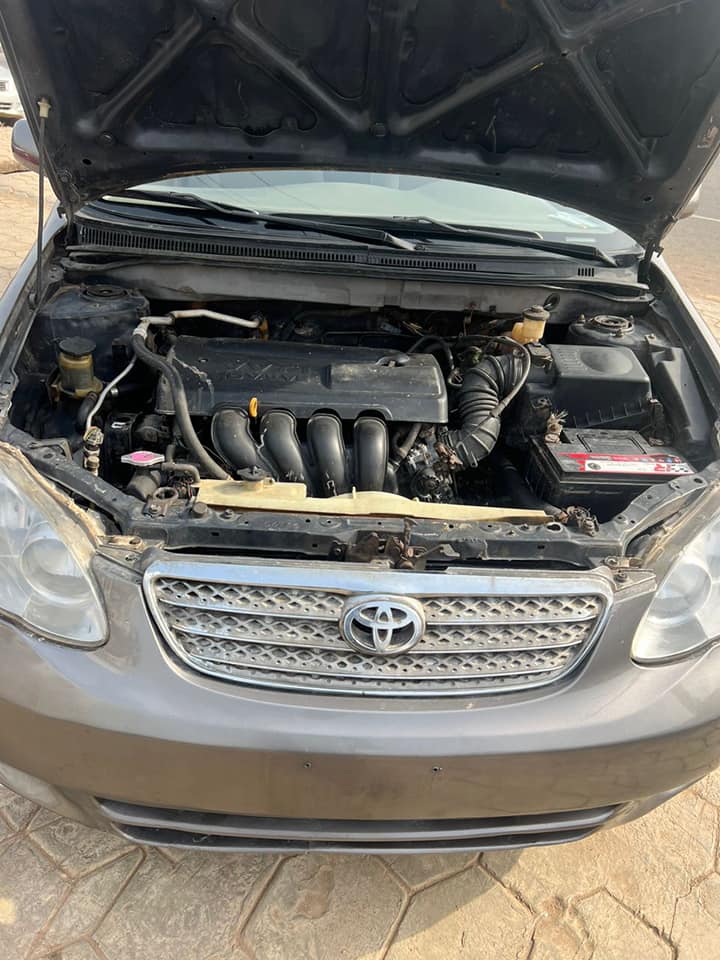 A picture of Toyota Corolla 04