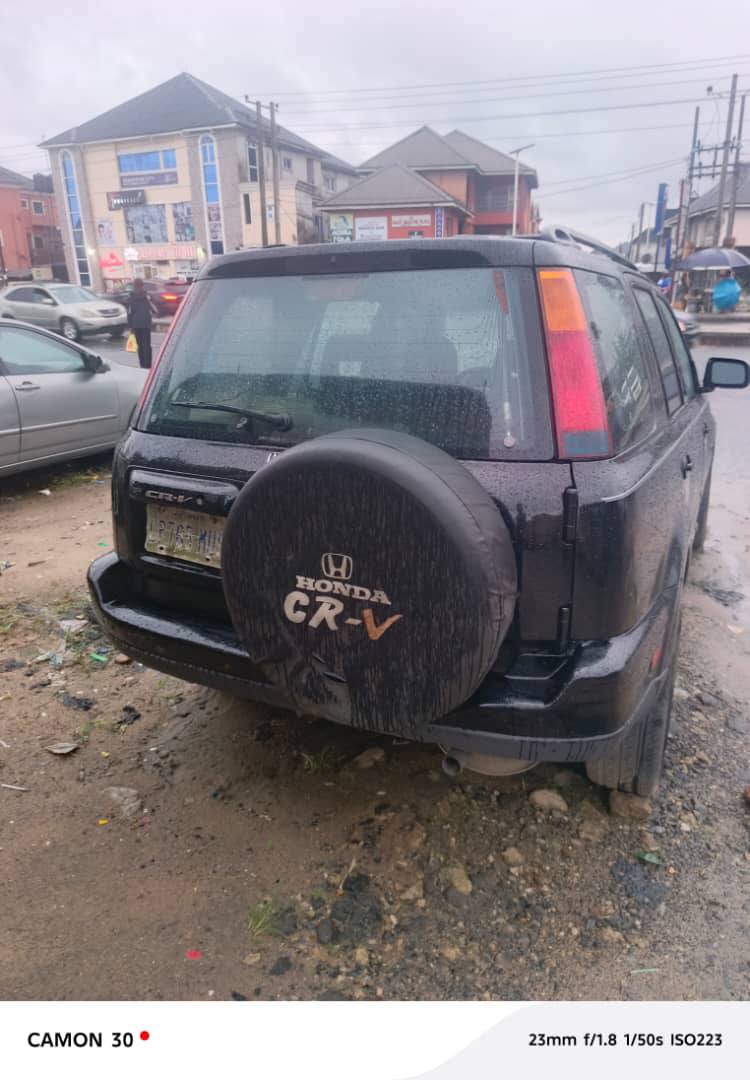 A picture of Honda crv 2001 model