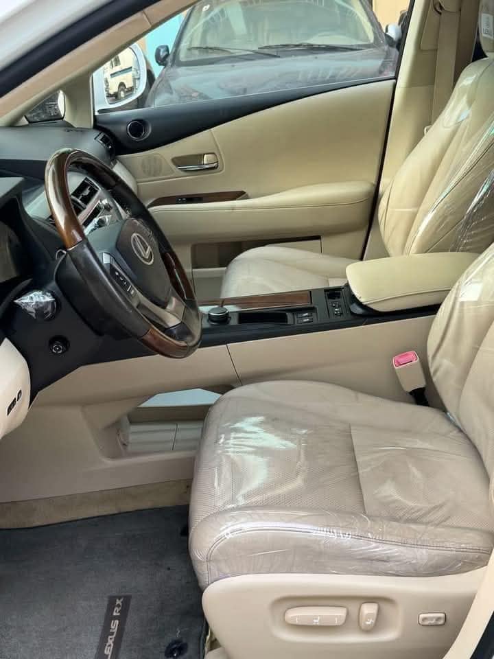 A picture of LEXUS 2011 RX350