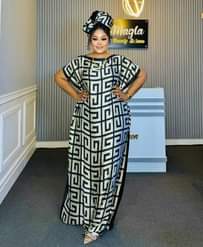 A picture of Silk abaya