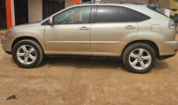 A picture of Firstbody Lexus Rx330 Fulloption 2005 model registered perfect gear transmission