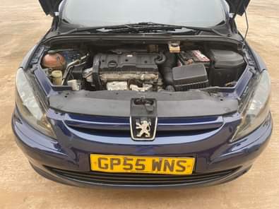 A picture of Peugeot 307 Manual Drive Normal Hand Buy and drive 2