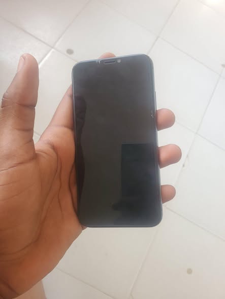 A picture of Iphone x plain