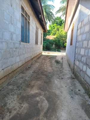 A picture of Nyumba inauzwa ipo chanika masantura bei 27 million Piga sim