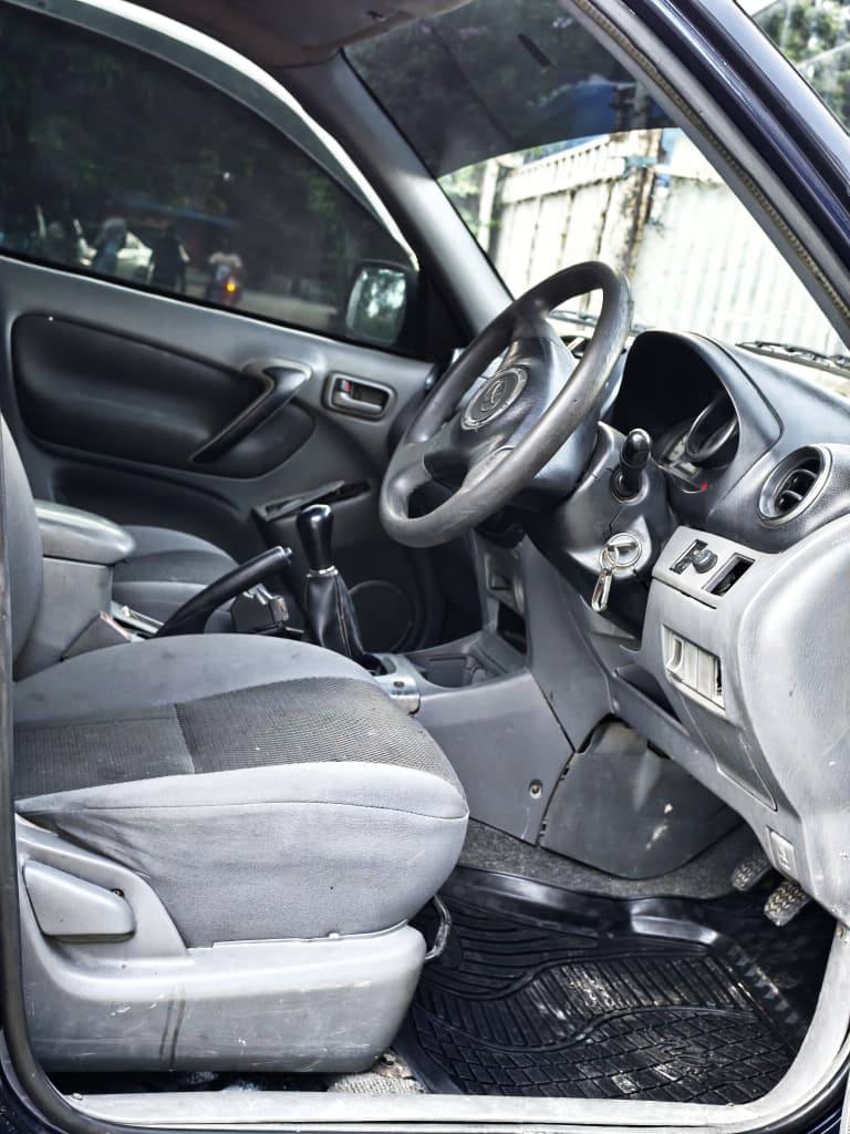 A picture of Toyota RAV4 kill time Price 5 800 000 million