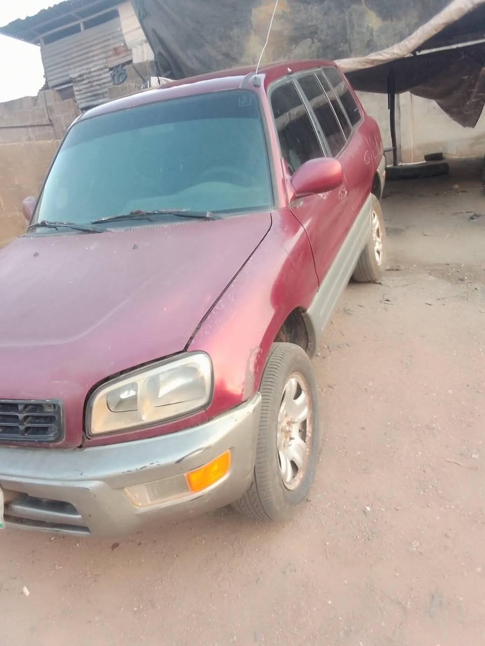 A picture of 2000 Toyota rav4