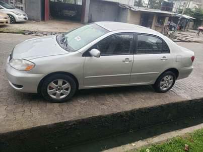 A picture of Toyota corolla 2004