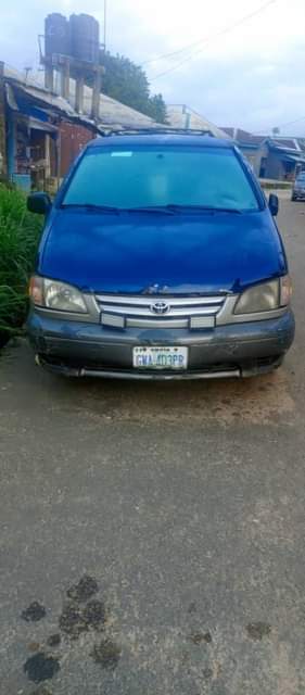 A picture of Small Toyota sienna With good engine Sweet gear Sharp interior