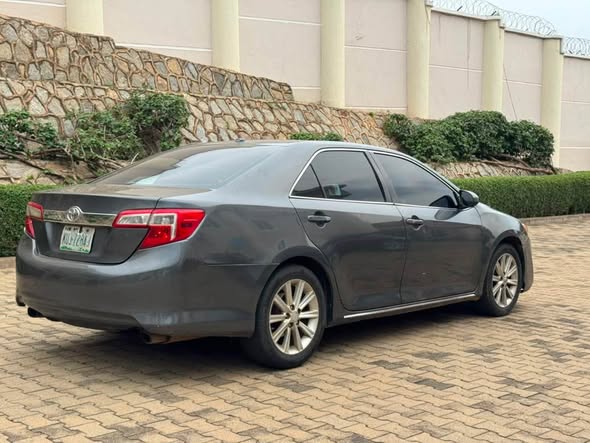 A picture of TOYOTA CAMRY XLE 2013 V6